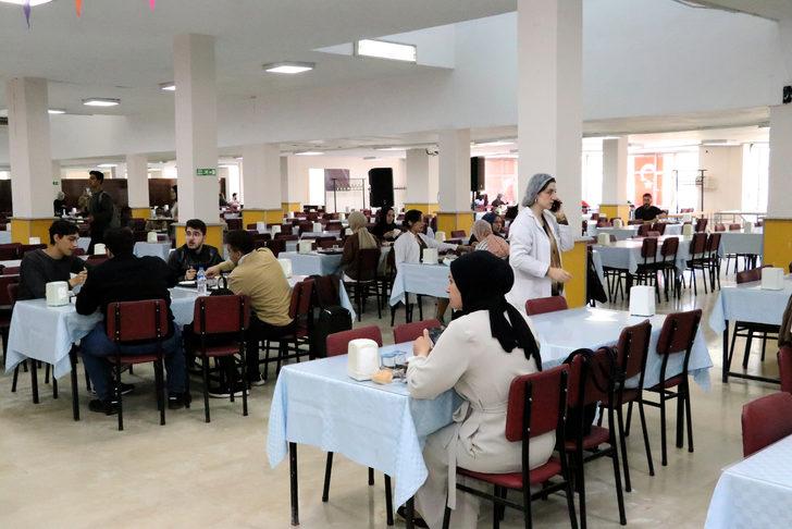 Atatürk Üniversitesinin yangında hasar gören yemekhanesi öğrencilerin hizmetine açıldı G4