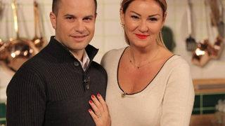 Aslı Tandoğan Pınar Altuğ ile esnek hareketler yaptı! Yağmur Atacan'dan yorum gecikmedi