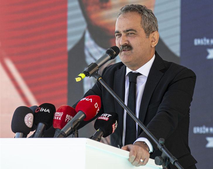 Milli Eğitim Bakanı Özer, Ersin Nazif Gürdoğan Anadolu Lisesi açılışında  konuştu: G1