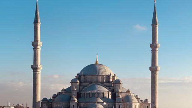 Mevlid Kandili'nde hangi ibadetler yapılır? Mevlid Kandili'nde okunacak dualar ve sureler nelerdir? Diyanet açıkladı!