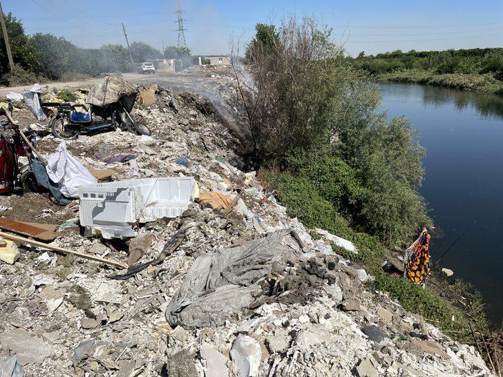 Seyhan Nehri kıyısında hafriyat ve atık kirliliği G3