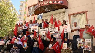 Diyarbakır annelerinin oturma eylemine iki aile daha katıldı
