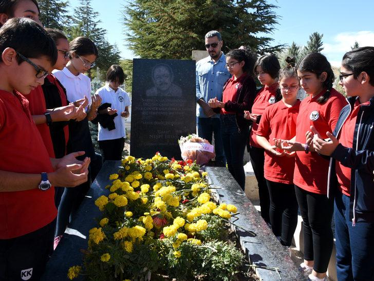 "Bozkırın tezenesi" Neşet Ertaş, vefatının 10. yılında anılıyor G1