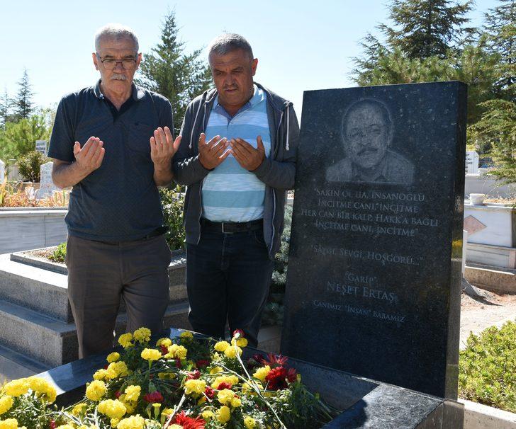 "Bozkırın tezenesi" Neşet Ertaş, vefatının 10. yılında anılıyor G5