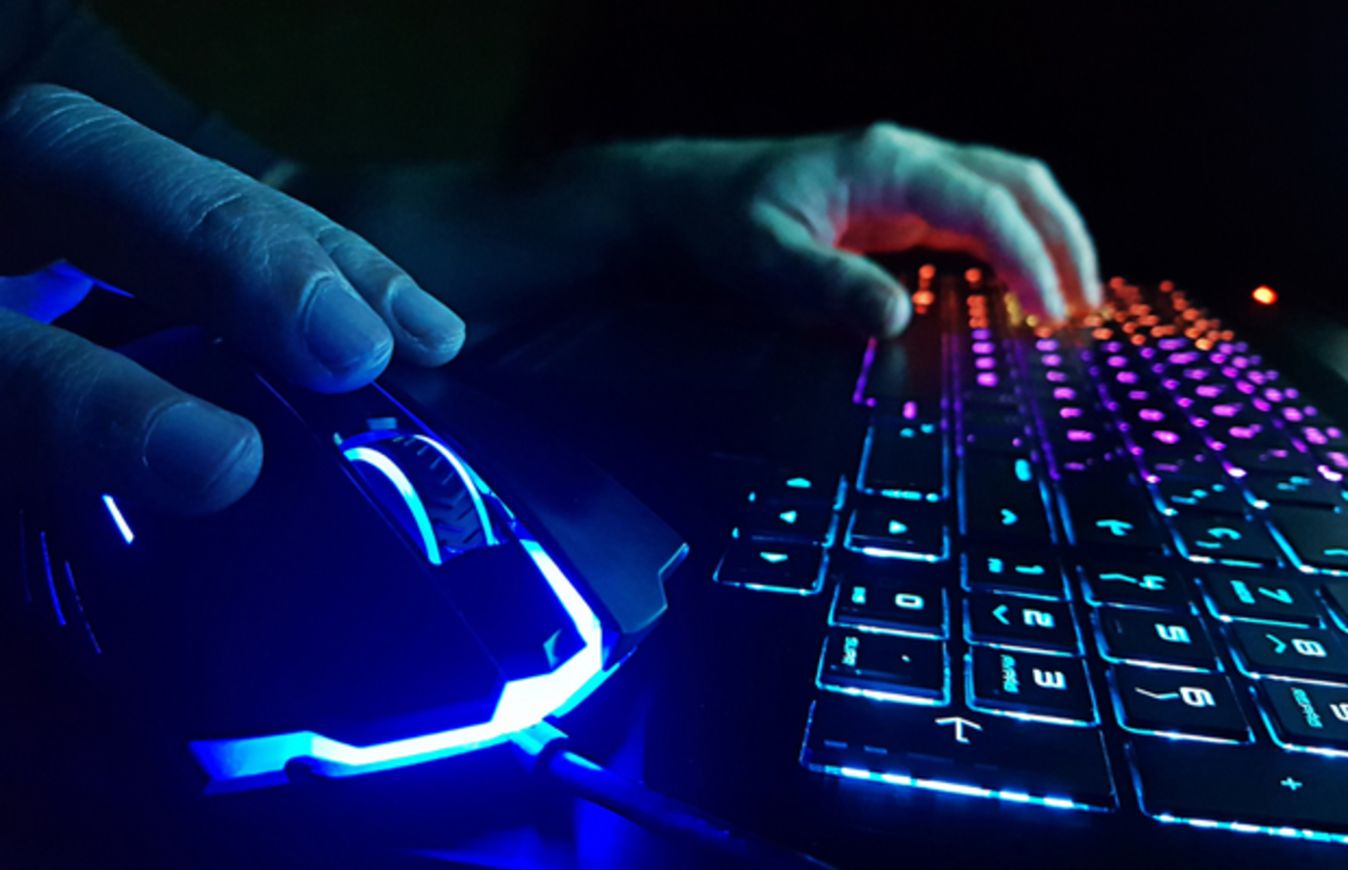 Oyunlarda bir adım öne geçmek için kullanımı rahat en iyi kablosuz gaming mouselar