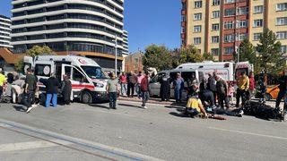 Konya'da çarpışan motosikletlerin sürücüleri yaralandı