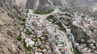 Sular altında kalacak Yusufeli'nde şaşkına çeviren olay! Herkes taşınırken o yeni iş yeri açtı