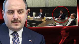 Bakan Varank, Davutoğlu'nun o fotoğrafının hikayesini anlattı! Çok tartışılacak sözler... Ben nasıl diğer bakanlarla aynı seviyede otururum