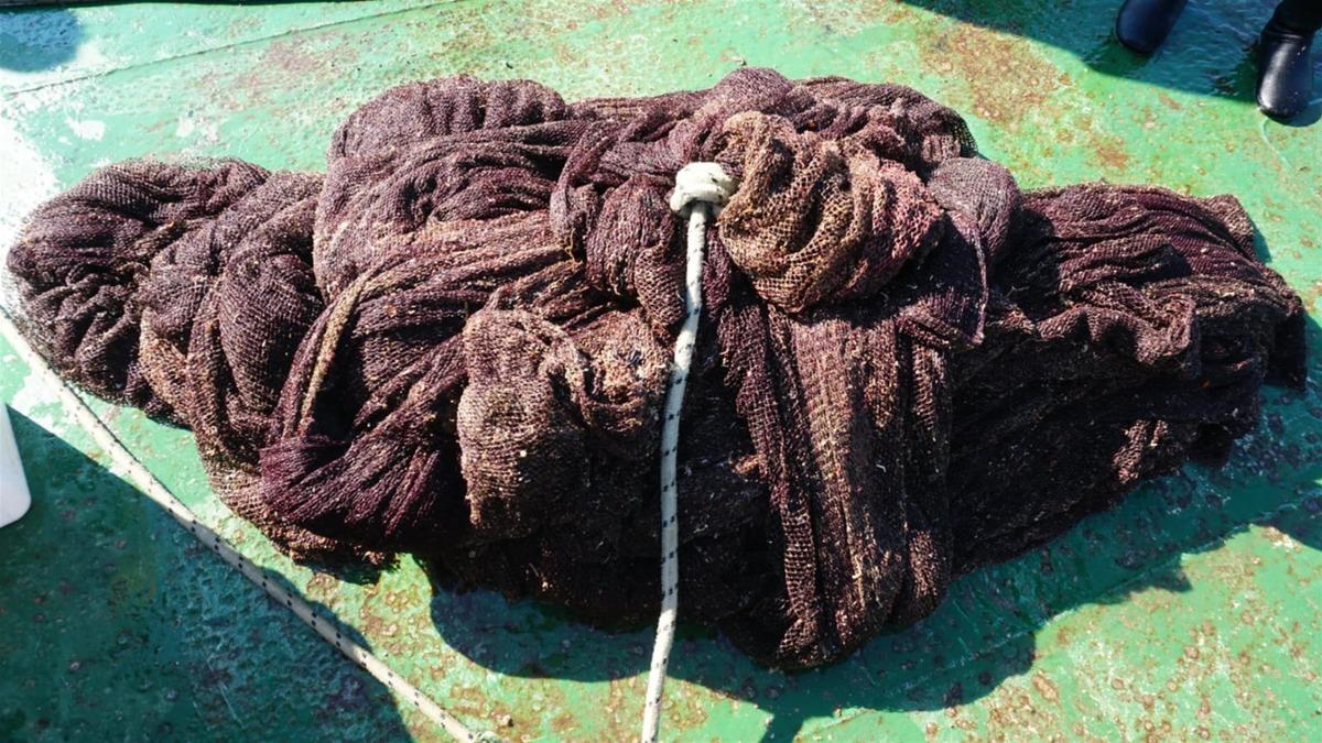 Marmara ve Ege denizlerinden 12 bin metrekare hayalet ağ &ccedil;ıkarıldı