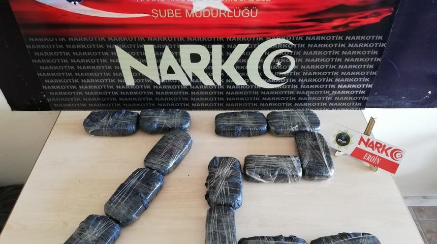 Batman'da 7 kilo 82 gram eroin, 3 kilo 100 gram skunk ele geçirildi