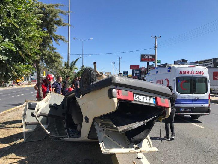 Balıkesir'de kamyonun çarpması sonucu ters dönen otomobilin sürücüsü yaralandı G4