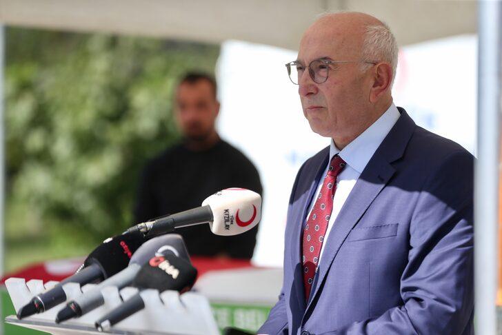 Türk Kızılayın eski Genel Müdürü Taşlı'nın cenazesi Düzce'de toprağa verildi G3