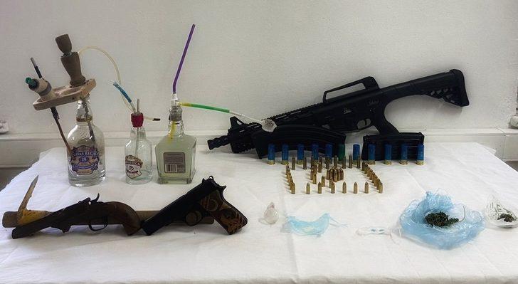 Trabzon'da araziye gömülü uyuşturucuyu almaya gelen 3 şüpheli yakalandı G2