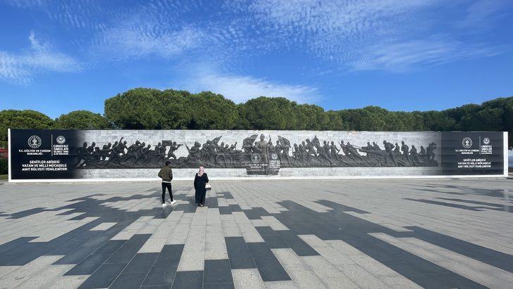 Çanakkale'de bulunan Şehitler Abidesi Tören Alanı'ndaki "Vatan ve Milli Mücadele Anıt Rölyefi" restore ediliyor G5