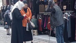 Düzce'de yakalanan koltuk değnekli dilenci, Zabıta Müdürlüğünden yürüyerek çıktı