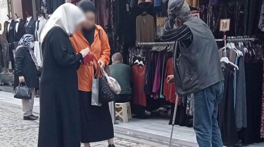 Düzce'de yakalanan koltuk değnekli dilenci, Zabıta Müdürlüğünden yürüyerek çıktı