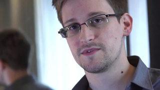 Açıklamaları dünya çapında ses getirmişti! Eski CIA ajanı Edward Snowden Rus vatandaşı oldu