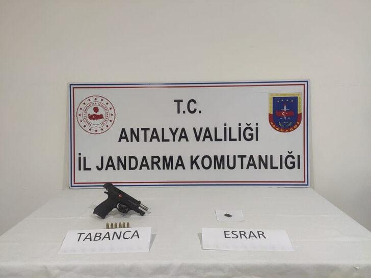 Antalya'da uyuşturucu ve kaçakçılık operasyonunda 5 kişi yakalandı G3