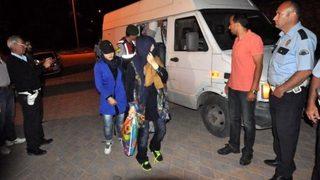 53 kaçak göçmen yakalandı