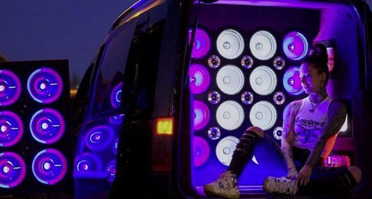 Drift festivalindeki müstehcen görüntüler çok konuşulmuştu! Dansçılardan da tepki geldi: Fotoğraf çekerken dokunmalarına bile...  G3