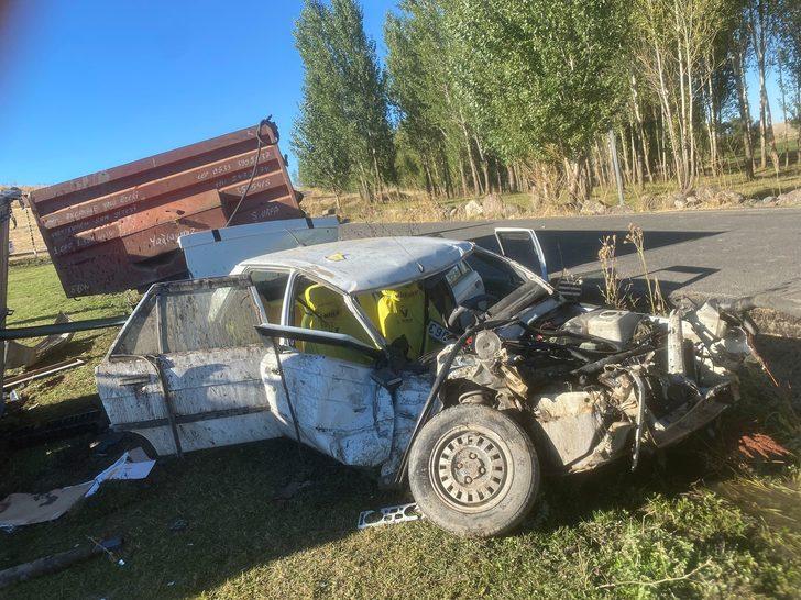 Bulanık'ta traktör ile otomobilin çarpışması sonucu 5 kişi yaralandı G1