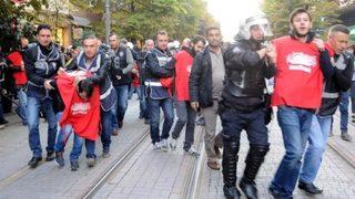 Laiklik bildirisi dağıtmak isteyenlere polis müdahalesi: 25 gözaltı