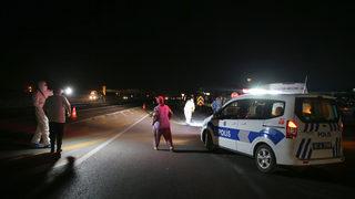 Antalya'da otomobilin çarptığı yaya hayatını kaybetti, araçtaki 3 kişi yaralandı