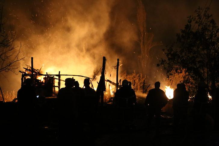 Kastamonu'da çıkan yangında 6 ev zarar gördü G4