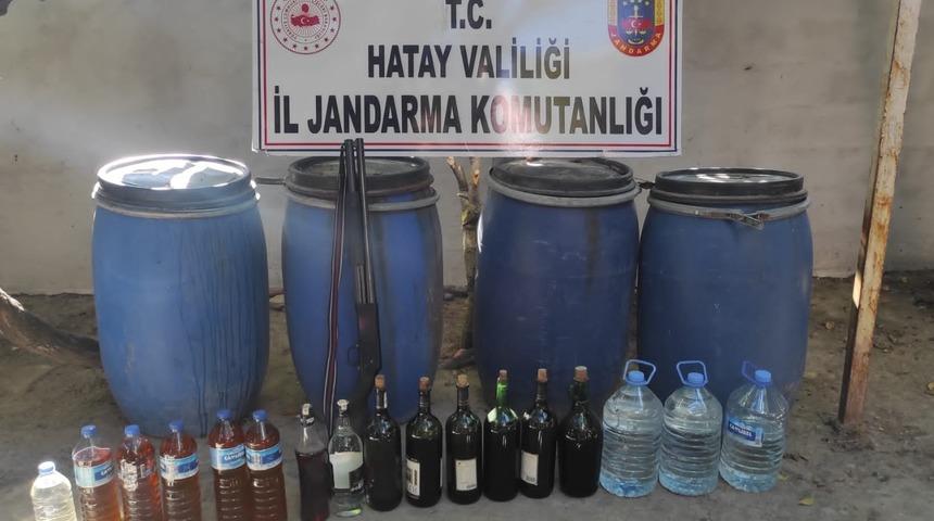 Hatay'da 4 bin 765 litre sahte içki ele geçirildi