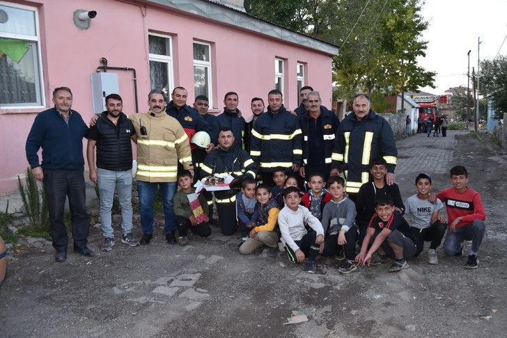 Kars'ta yangın ihbarına giden itfaiye ekibine sürpriz kutlama G5