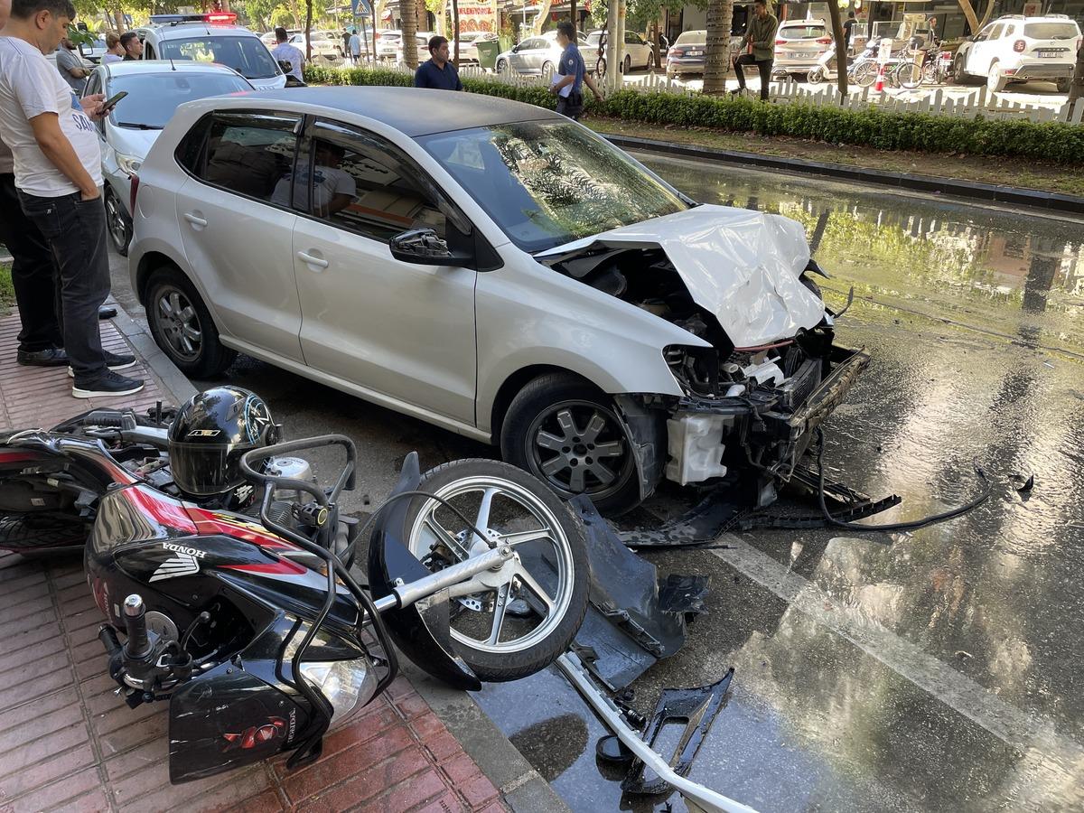 Adana'da zincirleme trafik kazasında motosiklet s&uuml;r&uuml;c&uuml;s&uuml; yaşamını yitirdi
