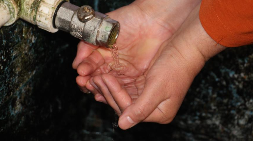 Yer: Sivas! Şifa arayanlar bu su için akın ediyor... 'Duş alan da var'