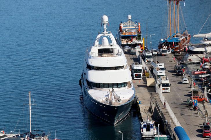 Mega yat "Titan" yakıt ikmali için Fethiye'ye geldi G1