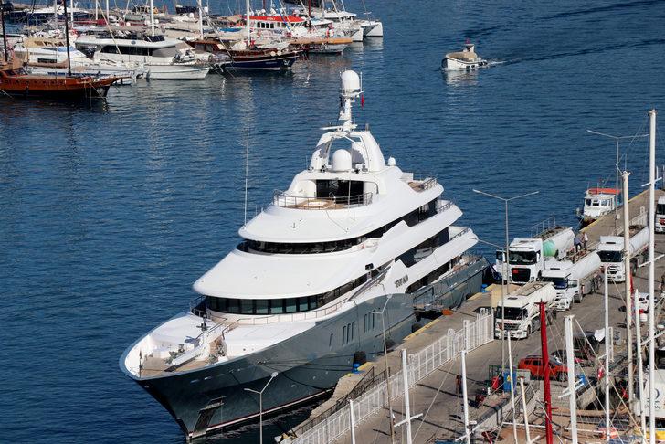 Mega yat "Titan" yakıt ikmali için Fethiye'ye geldi G3
