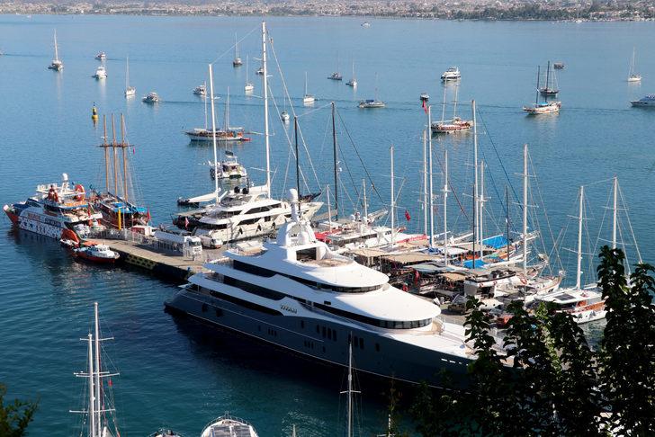 Mega yat "Titan" yakıt ikmali için Fethiye'ye geldi G4