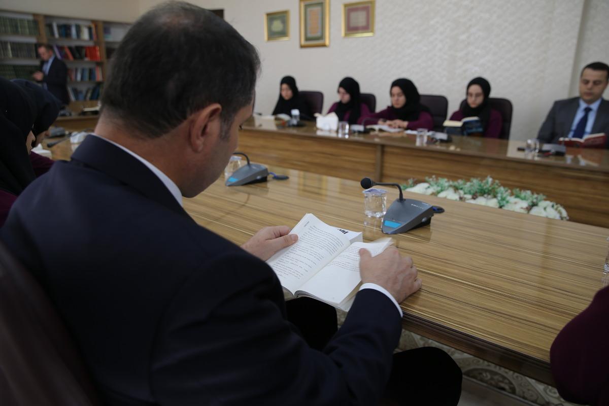 Şanlıurfa'da t&uuml;m okullarda kitap okuma saati uygulaması