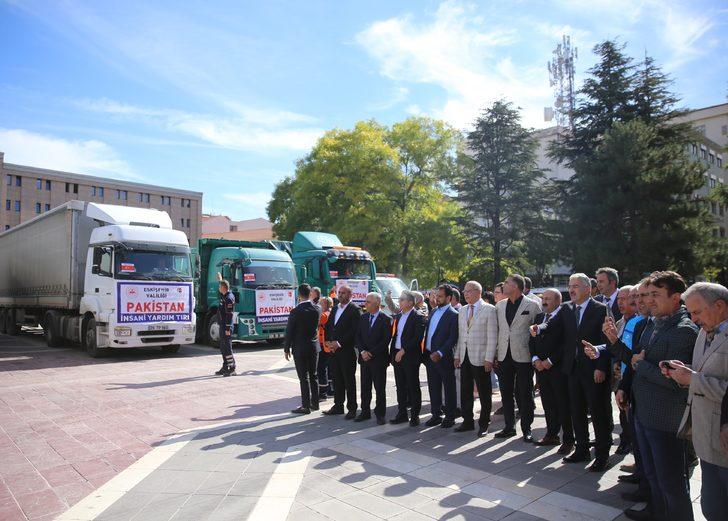 Eskişehir'den Pakistan'daki sel bölgesine insani yardım malzemesi gönderildi G4