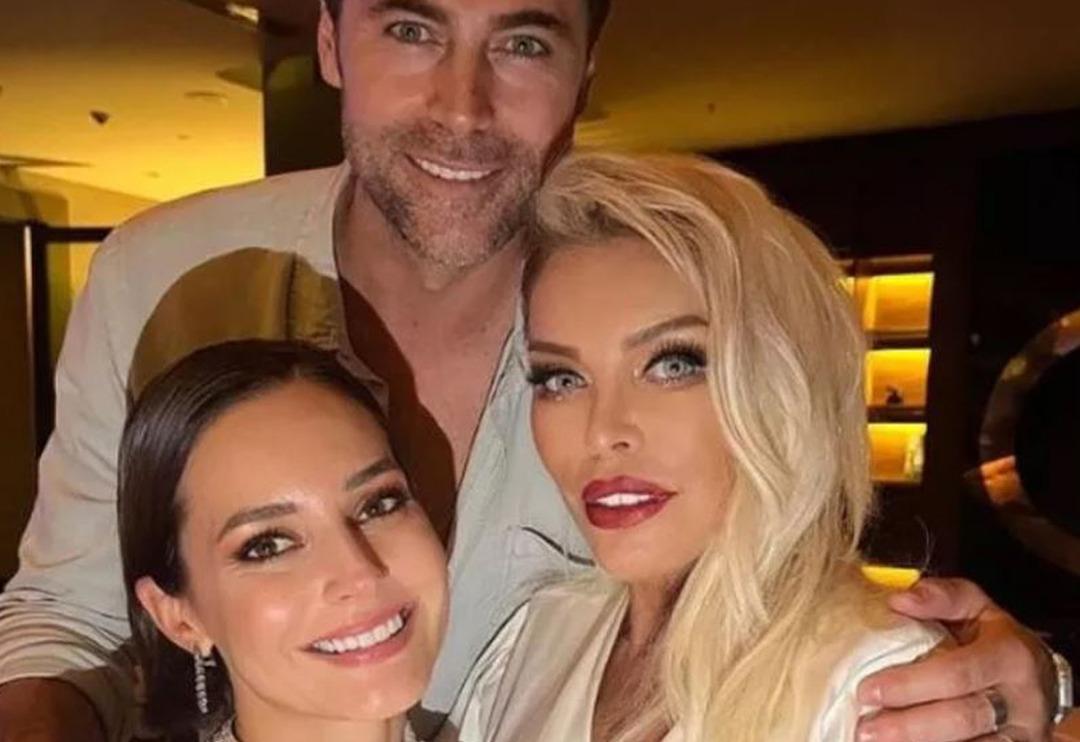 Ajda Pekkan&rsquo;ın Sedef Avcı-Kıvan&ccedil; Kasabalı &ccedil;iftiyle pozu olay! "Filtre sağ olsun Sedef'ten gen&ccedil;"