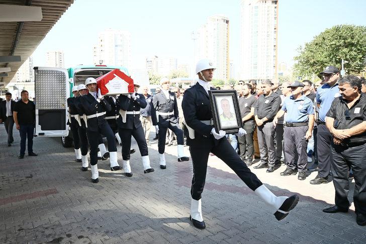 Mersin'de şehit polis memuru Sedat Gezer, son yolculuğuna uğurlandı G4