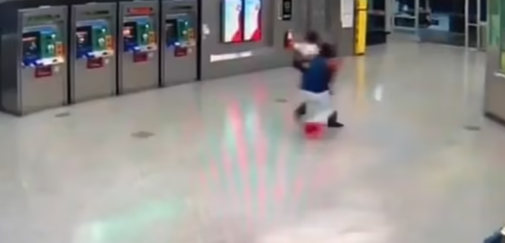 Görmezden gelinince hazmedemedi! Metrelerce arkasından koştu, yakalayınca öldüresiye dövdü G3