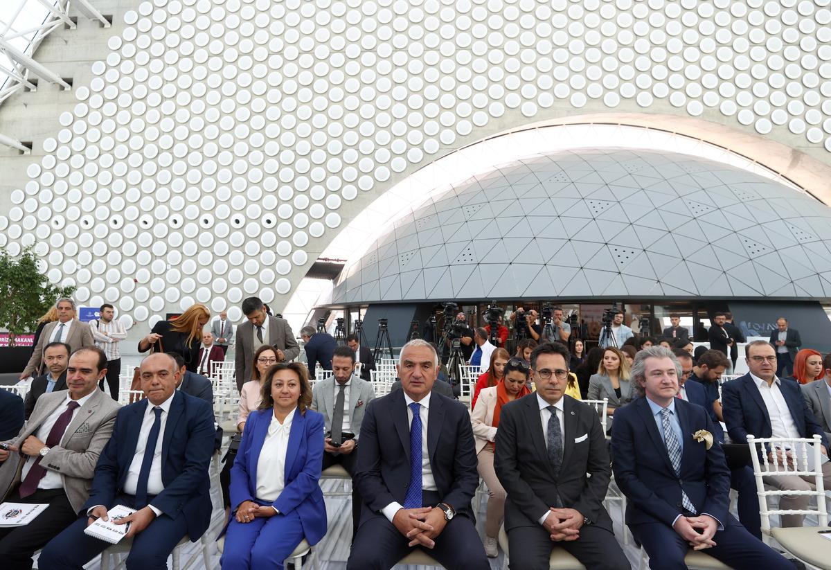 Bakan Ersoy, T&uuml;rkiye K&uuml;lt&uuml;r Yolu Festivalleri'ne ilişkin basın toplantısında konuştu: