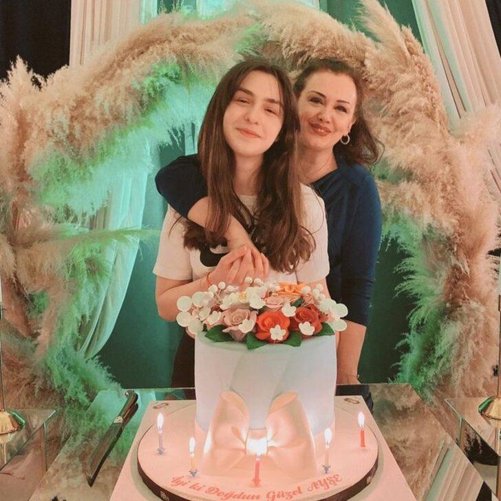 Esra Ceyhan genç kızını paylaşıp sitem etti! "Ergenlik dönemini yaşayan..." G1