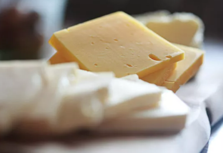 Kandırılıyor olabiliriz: Kaşar peyniri sandıklarınız tost peyniri olabilir! Kaşar ve tost peynirinin farkı nasıl anlaşılır?