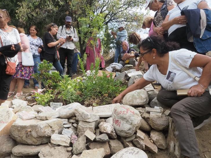 Dostları vefatının 9'uncu yılında sanatçı Tuncel Kurtiz'i kabri başında andı G1