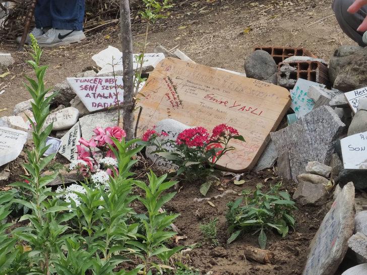 Dostları vefatının 9'uncu yılında sanatçı Tuncel Kurtiz'i kabri başında andı G2