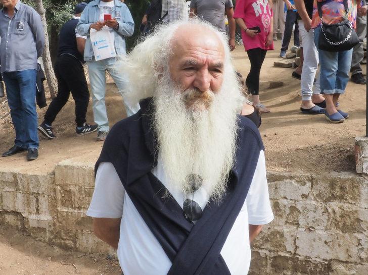 Dostları vefatının 9'uncu yılında sanatçı Tuncel Kurtiz'i kabri başında andı G5