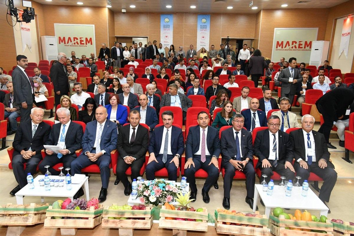 Isparta'da Ulusal Meyvecilik Sempozyumu başladı