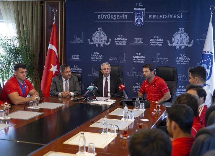 Mansur Yavaş, dünya şampiyonu Taha Akgül ve Rıza Kayaalp ile bir araya geldi G2