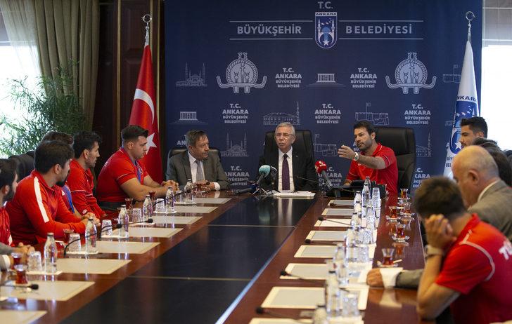 Mansur Yavaş, dünya şampiyonu Taha Akgül ve Rıza Kayaalp ile bir araya geldi G3