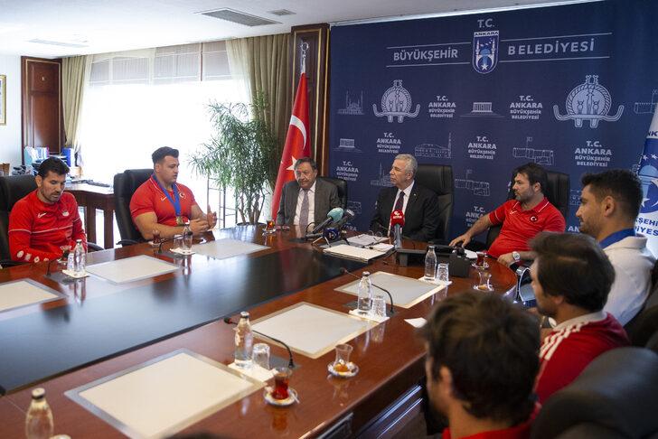 Mansur Yavaş, dünya şampiyonu Taha Akgül ve Rıza Kayaalp ile bir araya geldi G5